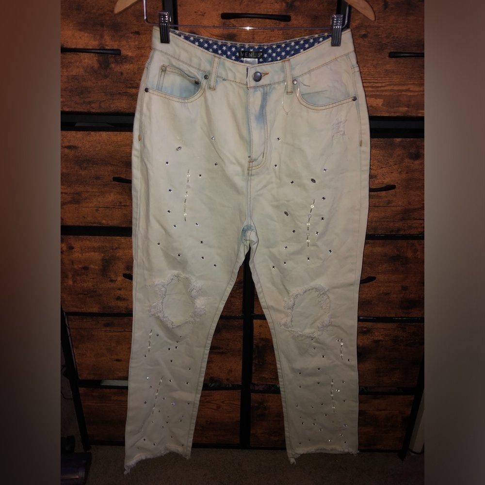 VENUS Women's Distressed Jeans size 6 NWOT